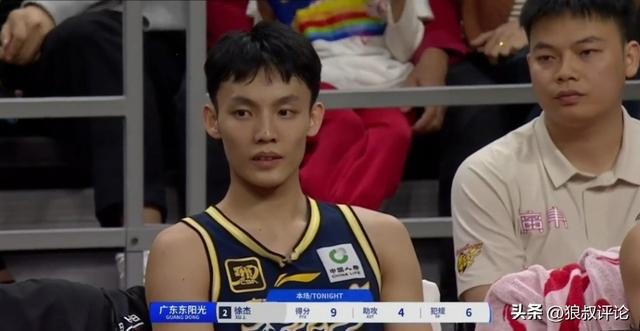 摩尔多瓦选手在场上斗志昂扬