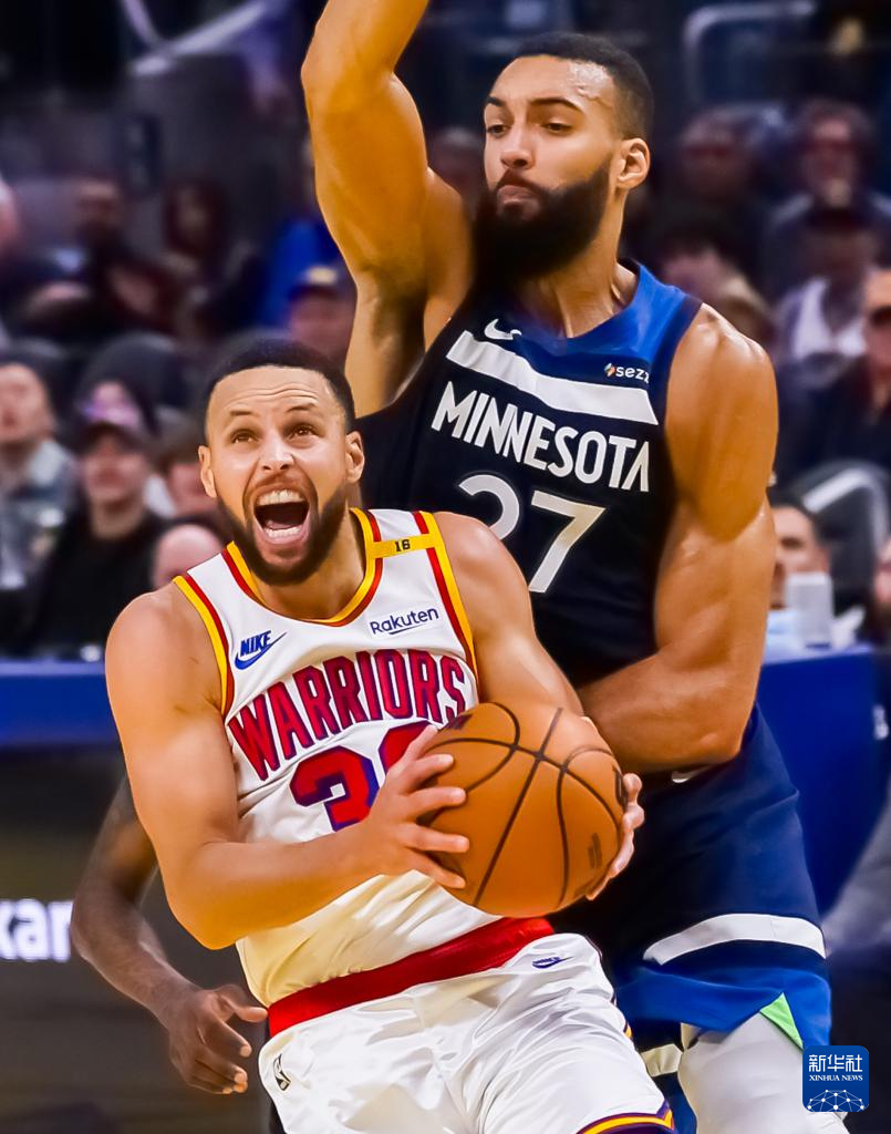NBA常规赛火箭主场大胜森林狼